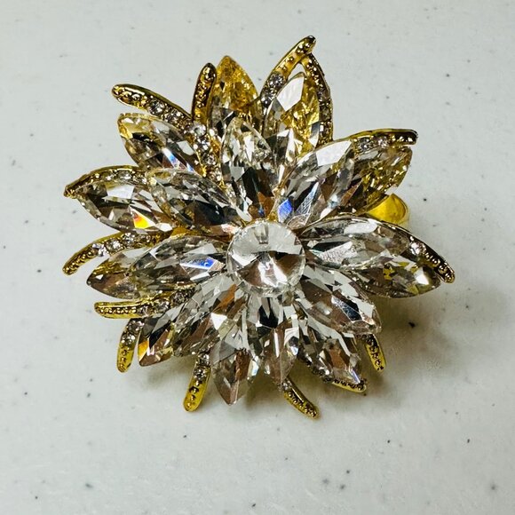 Napkin Rings 6Pcs Gold tone Flower Delicate Alloy Table Setting Party Accessory - Picture 5 of 10